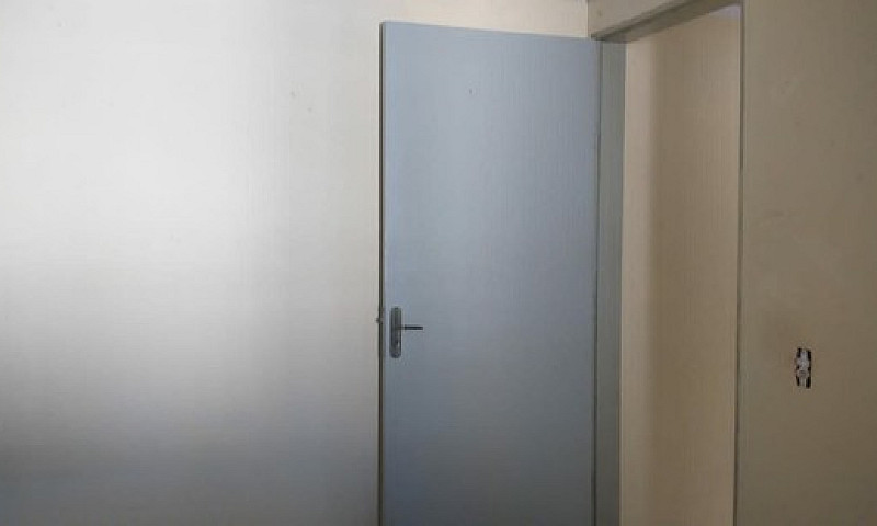 Alugo Casa 3 Cômodos...