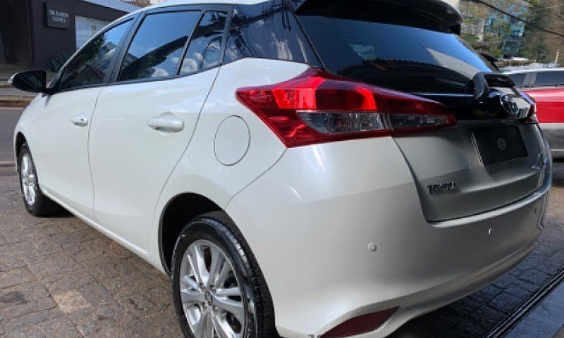 Yaris  2019 1.3 Auto...