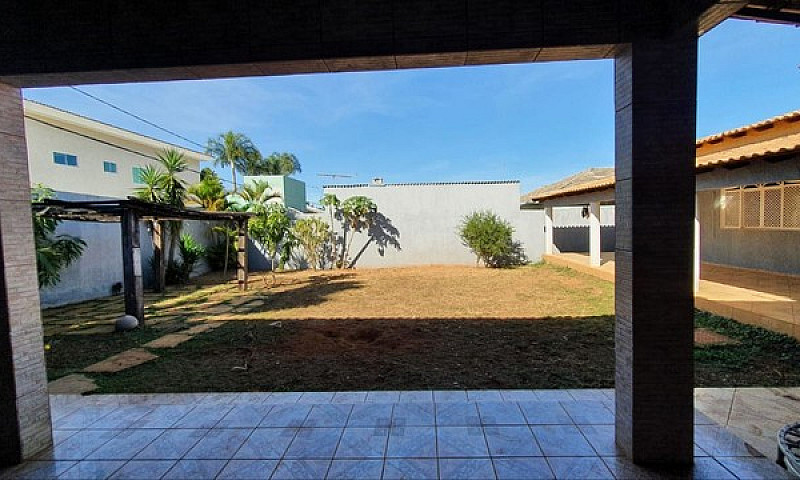 Casa 4 Suítes- Rua 6...
