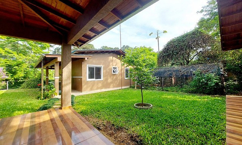 Casa Com 3 Dormitóri...
