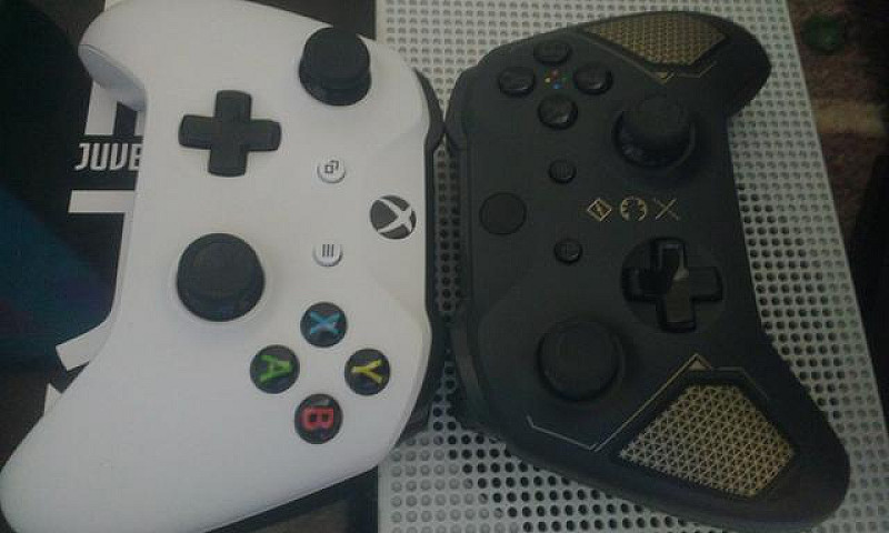 Xbox One S 2 Control...