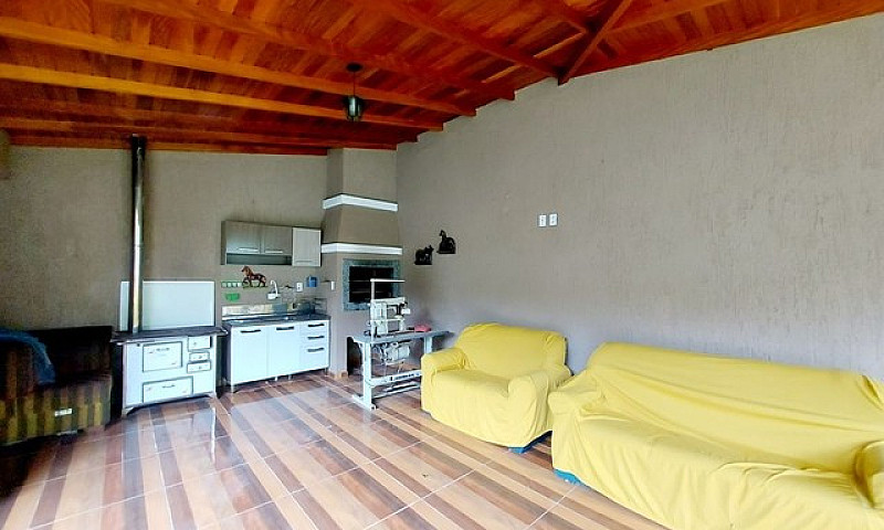 Casa Com 3 Dormitóri...