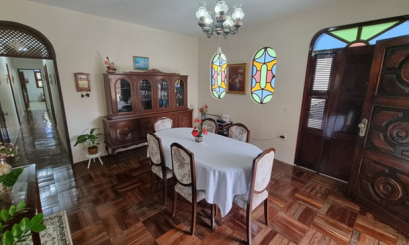 Casa Com 396 Metros²...