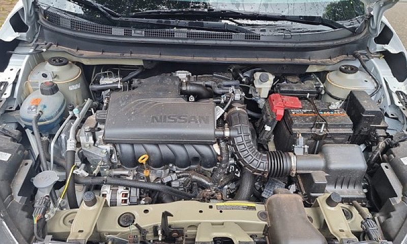 Nissan Kicks Exclusi...