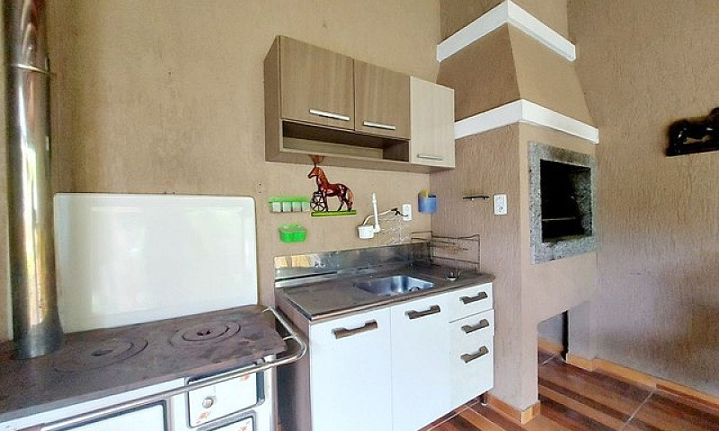 Casa Com 3 Dormitóri...