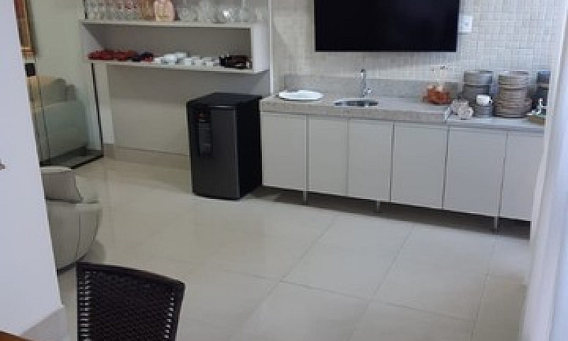 Apartamento De 04 Qu...