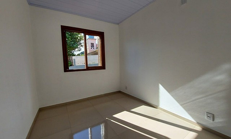 Casa Com 3 Dormitóri...
