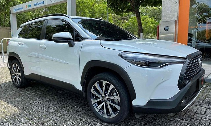 Toyota Corolla Cross...