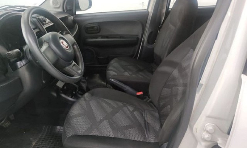 Fiat Mobi...