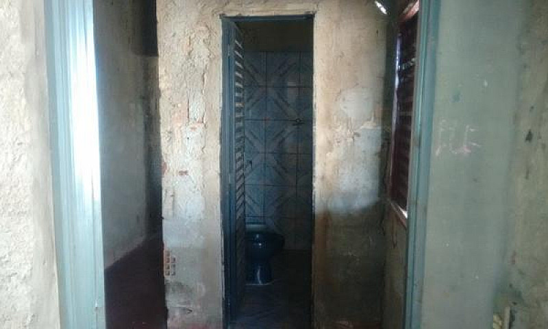 Casa Simples De 3 Qu...