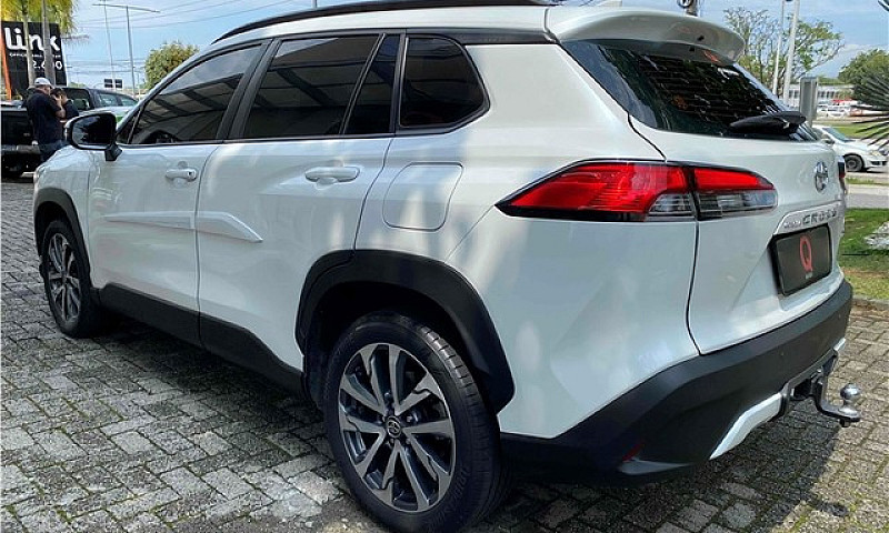 Toyota Corolla Cross...