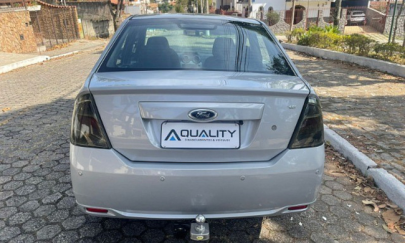 Fiesta Sedan 1.6 Com...