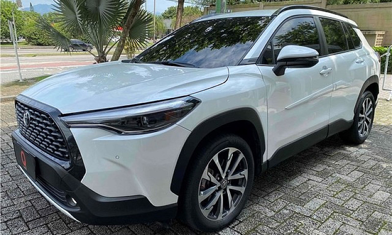 Toyota Corolla Cross...