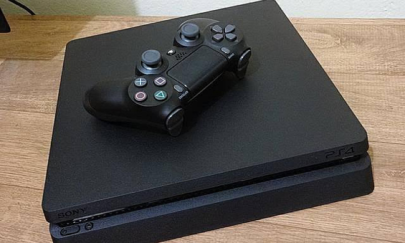 Playstation 4 Slim...