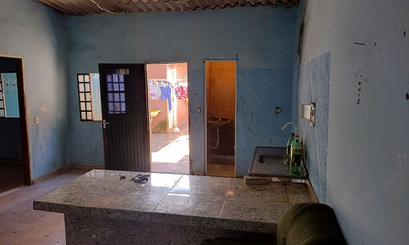 Vendo Casa No Itapuã...