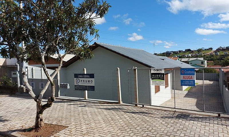 Casa Com 3 Dormitóri...