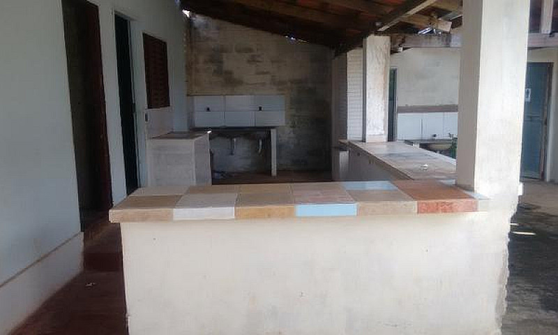 Casa Simples De 3 Qu...