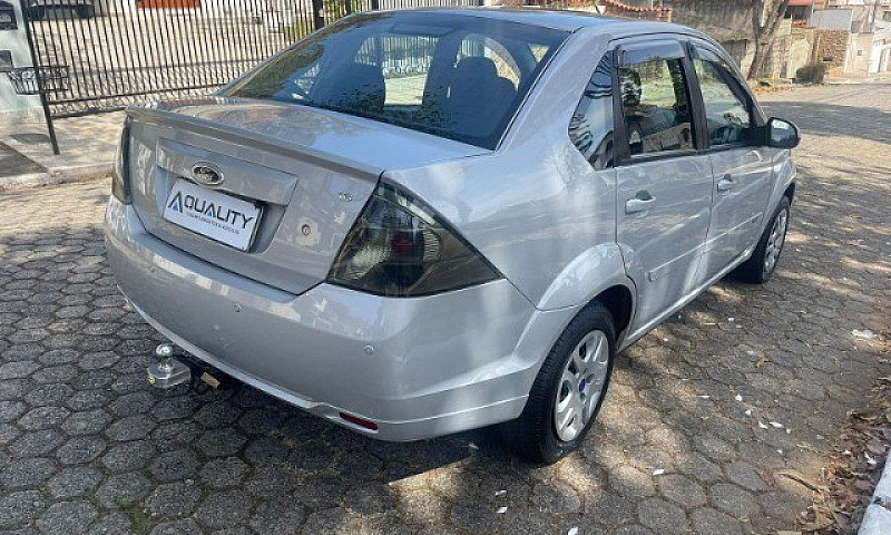 Fiesta Sedan 1.6 Com...