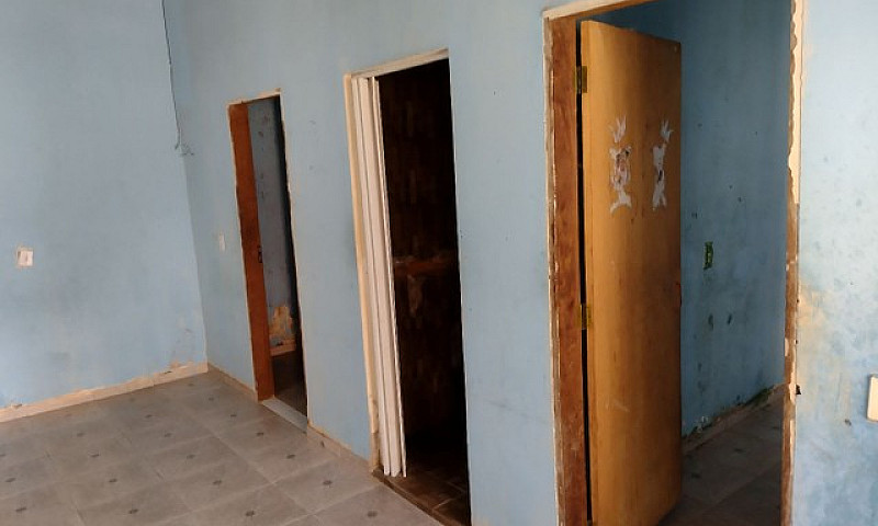 Vendo Casa No Itapuã...