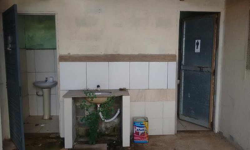 Casa Simples De 3 Qu...