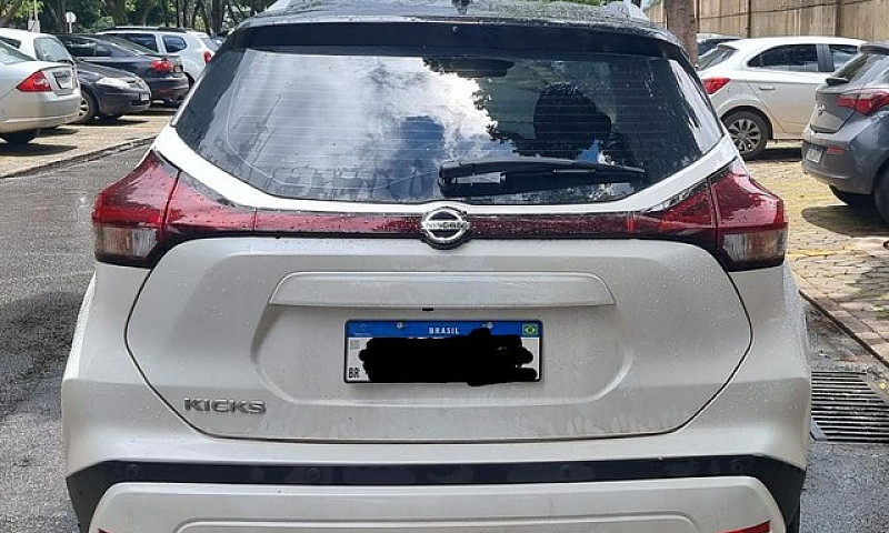 Nissan Kicks Exclusi...