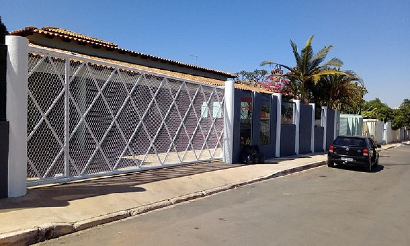 Casa 4 Suítes- Rua 6...