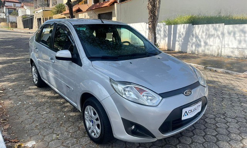 Fiesta Sedan 1.6 Com...