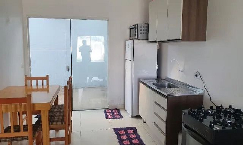 Casa Com 2 Dormitóri...