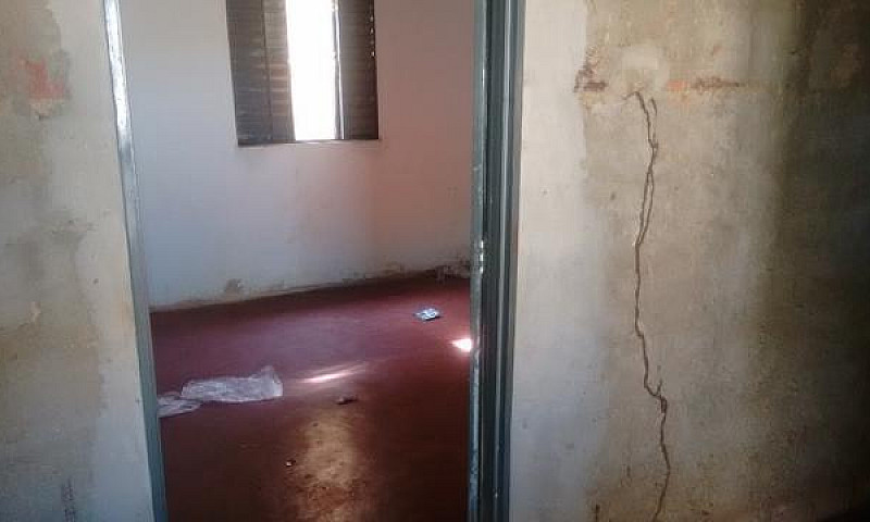 Casa Simples De 3 Qu...