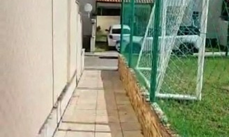 Casa Com 3 Dormitóri...