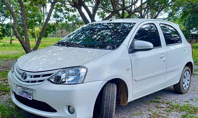 Toyota Etios Novíssi...