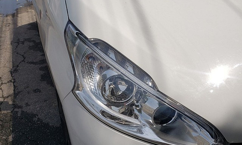 Peugeot 208 Griffe- ...