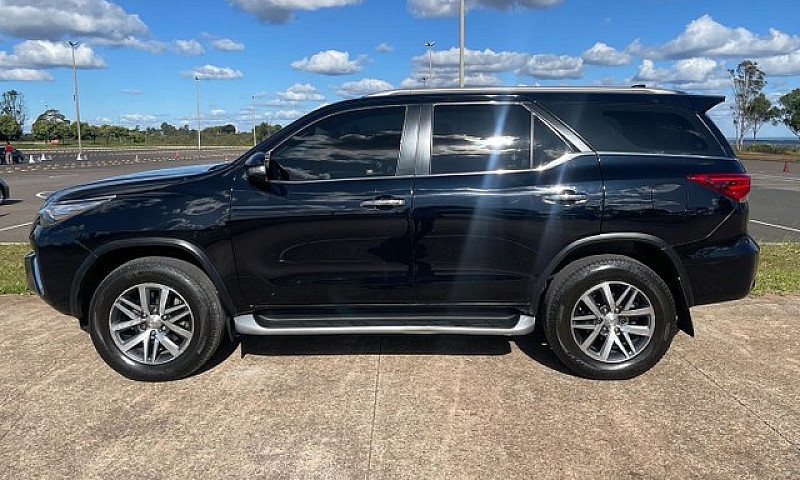 Toyota Hillux Sw4 7 ...