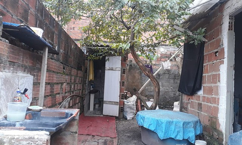 Vendo Uma Casa Em Ar...