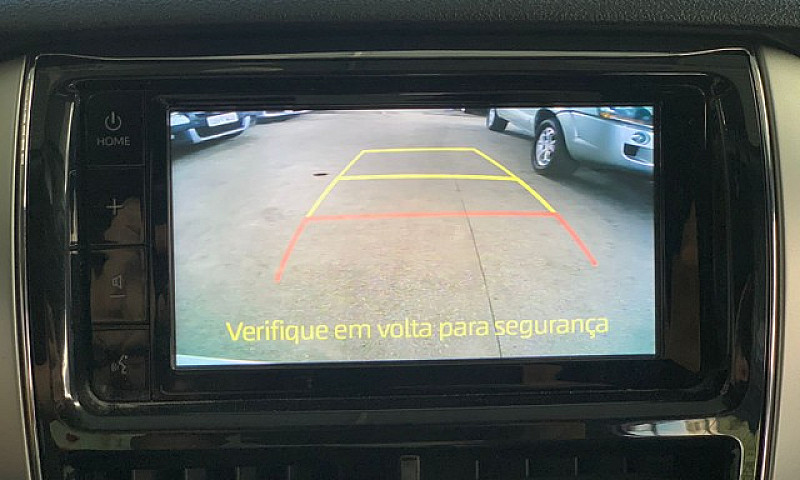 Toyota Yaris Sedan 1...