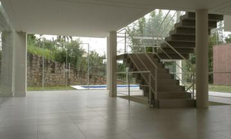 Belíssima Casa Com V...