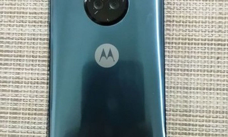 Motorola Moto X4...