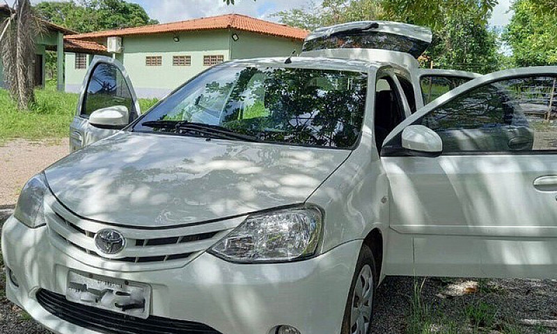 Toyota Etios Novíssi...