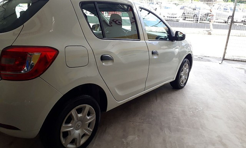 Sandero Autentic 1.0...
