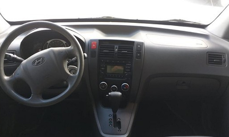 Hyundai Tucson Gl 20...