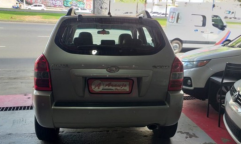 Hyundai Tucson Gl 20...