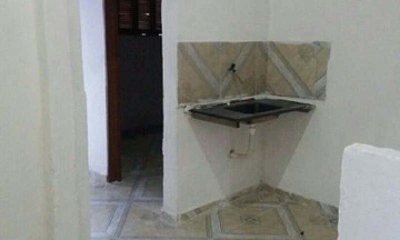 Aluga-Se Kitnet/ Par...