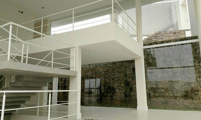 Belíssima Casa Com V...