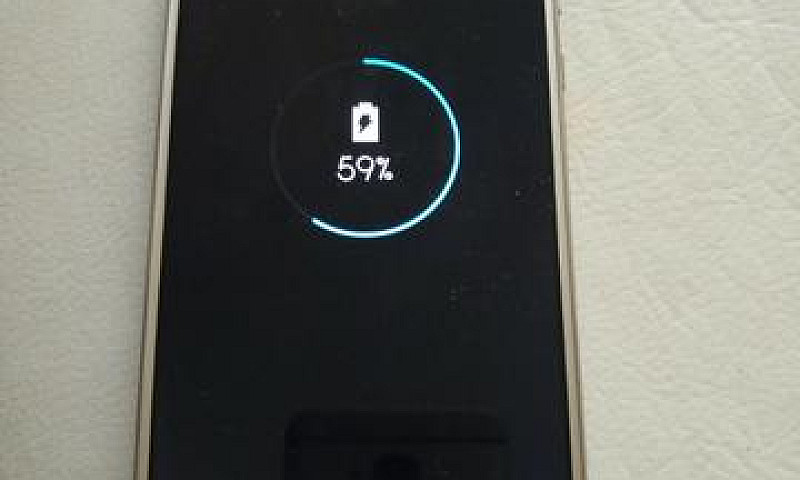 Moto E5 Plus Na Gara...