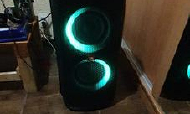 Jbl Partybox 300...