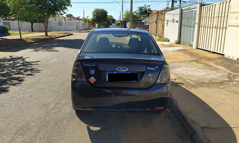 Ford Fiesta Preto...