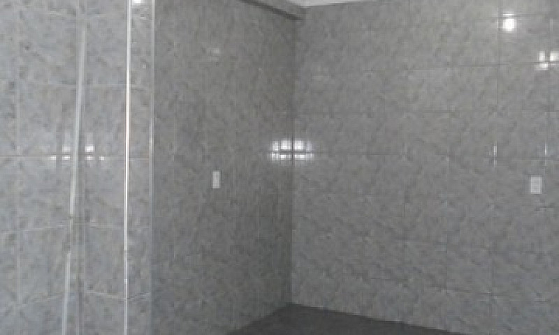 Alugo Casa Com 50 M²...