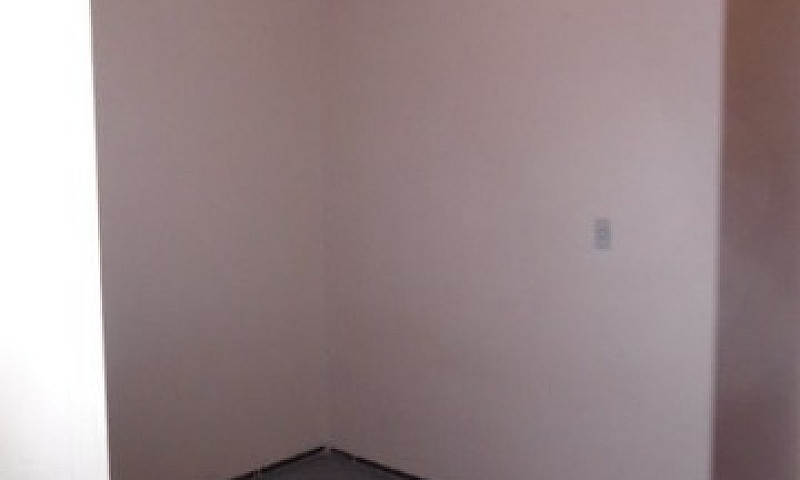 Alugo Casa Com 50 M²...