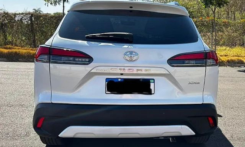 Toyota Corolla Cross...
