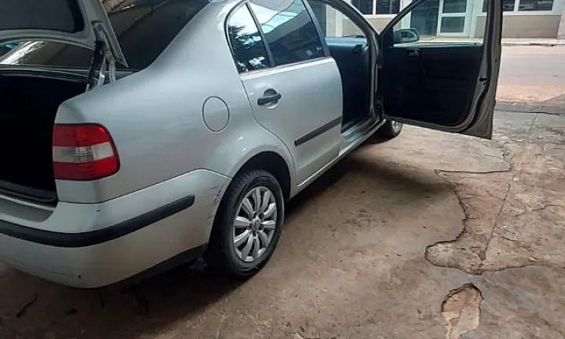 Volkswagen Polo Seda...